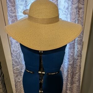 Elegant Tan Wide-Brim Hat